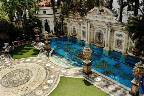 versace mansion real estate